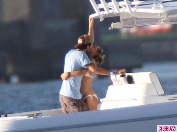 Anna Kournikova hạnh phúc bên Enrique Iglesias trong kì nghỉ ở Miami ảnh 6