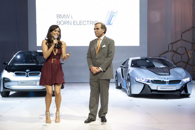 Cặp đôi BMW i3 và i8 trình diễn ấn tượng cùng người đẹp Mission Impossible 4 ảnh 13