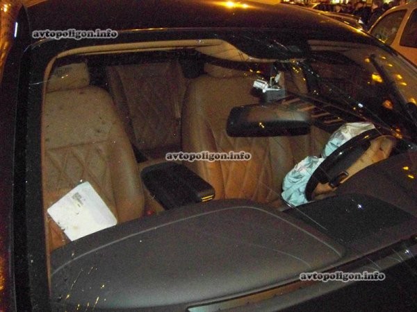 Hãi hùng Bentley Continental Flying Spur "nổi điên" trên phố ảnh 4