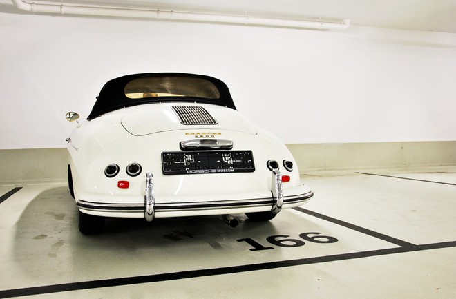 "Đột nhập" bảo tàng những chiếc "tuyệt tác" của Porsche ảnh 8