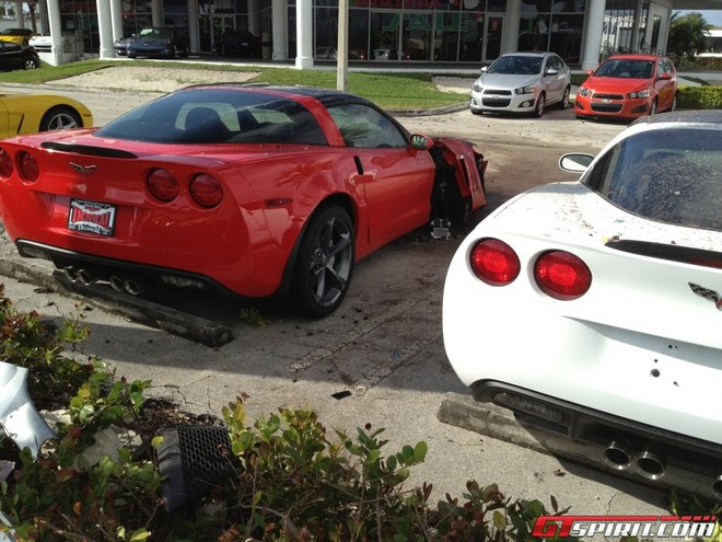 Tài xế say xỉn tông nát 3 chiếc Chevrolet Corvette Grand Sport ảnh 4