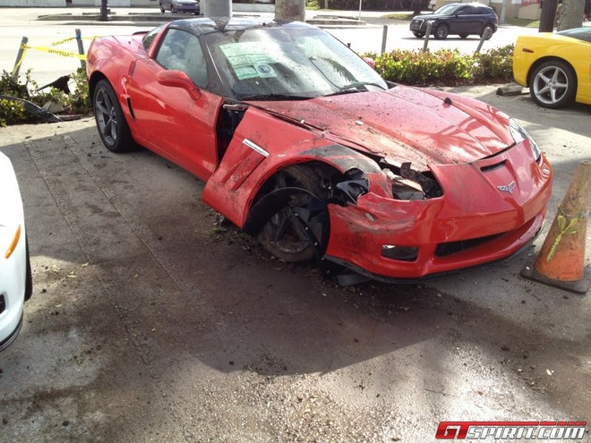 Tài xế say xỉn tông nát 3 chiếc Chevrolet Corvette Grand Sport ảnh 5