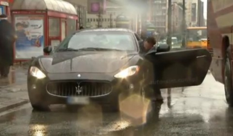 Maserati GranTurismo rụng "cánh" trong khoảnh khắc ảnh 1