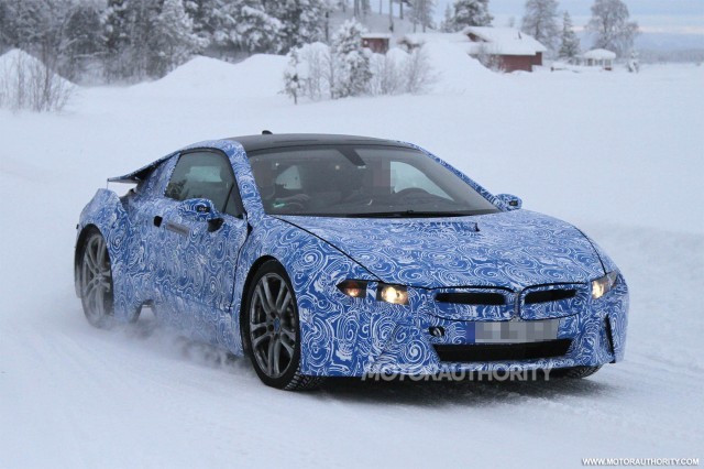 Ảnh nóng BMW i8 "khổ luyện" ở Bắc Cực ảnh 2