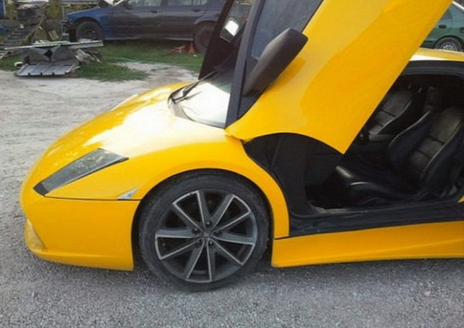 "Độ" xế hộp: Toyota biến thành Lamborghini ảnh 4