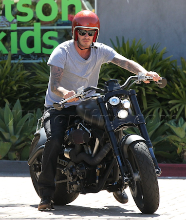 Điểm danh bộ sưu tập xế hộp khổng lồ của David Beckham ảnh 13