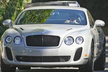 Điểm danh bộ sưu tập xế hộp khổng lồ của David Beckham ảnh 9