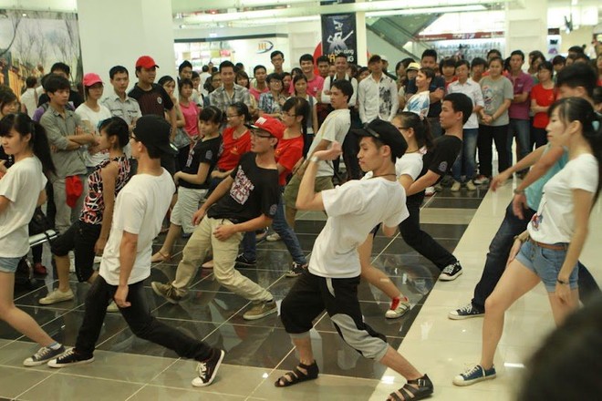 Sôi sục lập kỷ lục Guiness với Hãy cùng hát vang ảnh 1