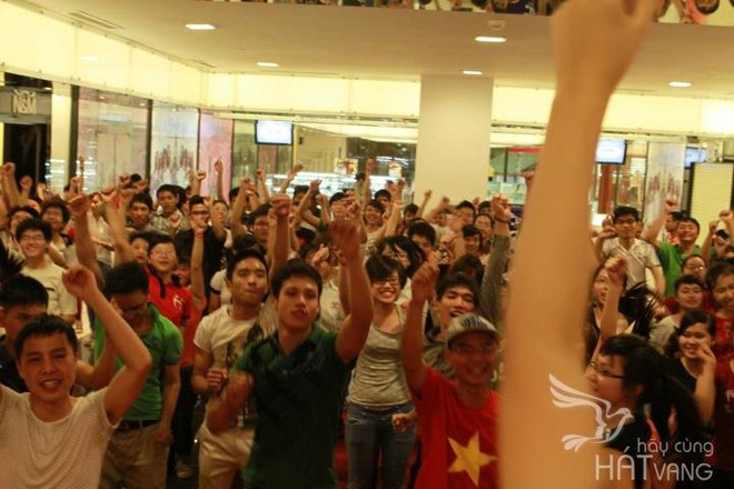 Sôi sục lập kỷ lục Guiness với Hãy cùng hát vang ảnh 7