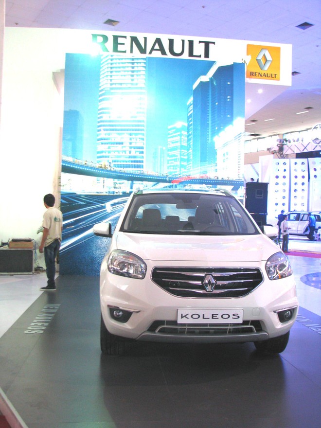 Choáng ngợp với xe và "chân dài" tại Vietnam Motor Show 2012 ảnh 6