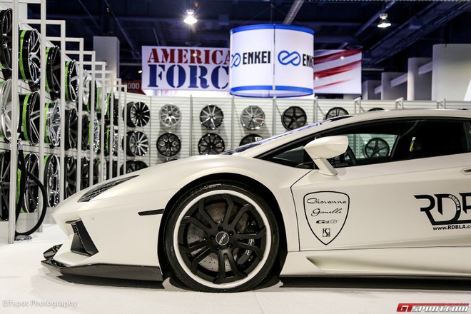 Chiêm ngưỡng Lamborghini Aventador trắng đẹp lóa mắt ảnh 3