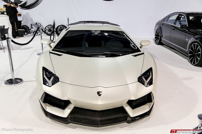 Chiêm ngưỡng Lamborghini Aventador trắng đẹp lóa mắt ảnh 4