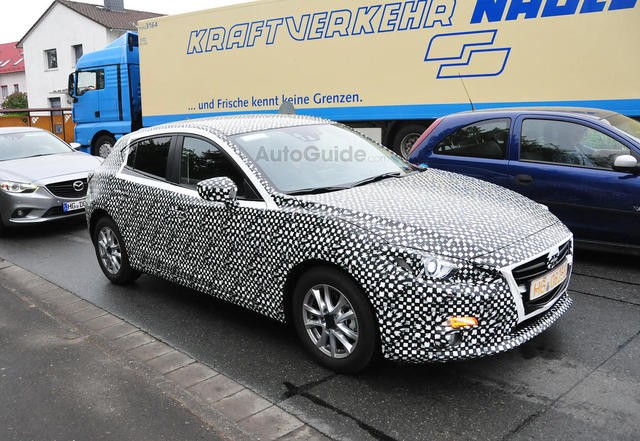 Mazda3 Hatchback lộ "ảnh nóng" ảnh 3