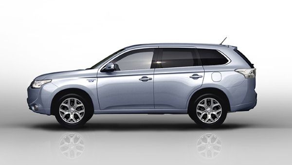 Misubishi Outlander PHEV chỉ tốn 1.65 lít/100 km ảnh 2
