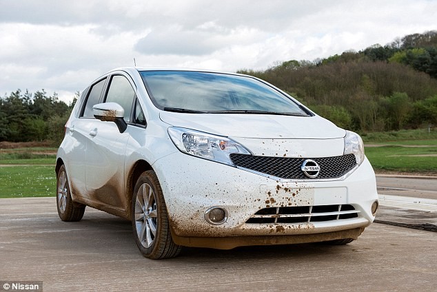 Nissan sản xuất xe có thể tự rửa trôi bùn đất ảnh 2
