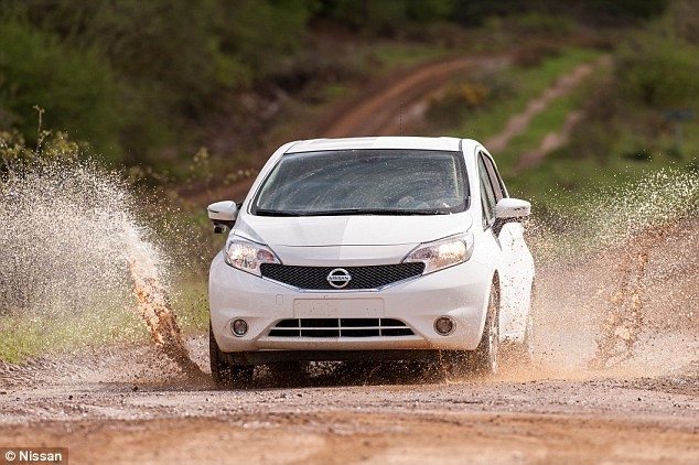 Nissan sản xuất xe có thể tự rửa trôi bùn đất ảnh 3