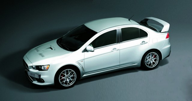 Mitsubishi Lancer Evolution X tiếp tục "sống" đến năm 2015 ảnh 1