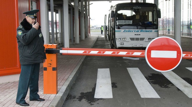 Trạm kiểm soát biên giới của Nga trúng đạn pháo bắn từ Ukraine ảnh 1