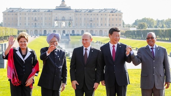 BRICS đặt trụ sở ngân hàng riêng ở Thượng Hải ảnh 1