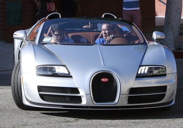 “Kẻ huỷ diệt” Arnold Schwarzenegger vi vu cùng Bugatti Veyron ảnh 1