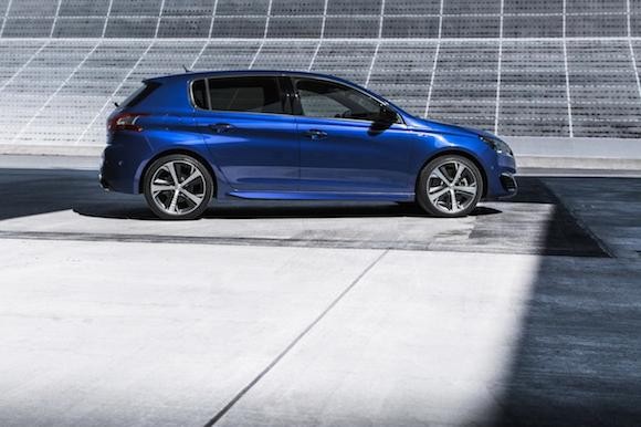 Peugeot 308 GT: Mạnh mẽ và thể thao ảnh 4