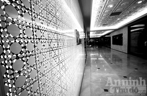 Ngắm nội thất xa xỉ của Trung tâm mua sắm hàng hiệu- Tràng Tiền Plaza ảnh 12