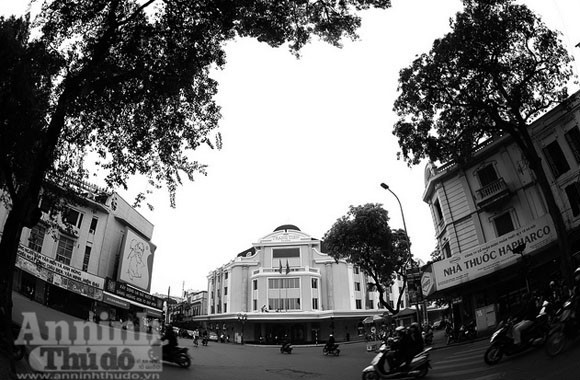 Ngắm nội thất xa xỉ của Trung tâm mua sắm hàng hiệu- Tràng Tiền Plaza ảnh 1