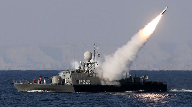 Kinh ngạc công nghệ biến tên lửa đạn đạo thành tên lửa đối hạm của Iran ảnh 1