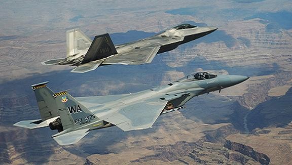 Mỹ “gợi ý khéo”: Ít tiền, Hàn Quốc nên mua cả F-15 và F-35 ảnh 1