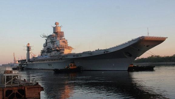 Tàu sân bay Vikramaditya cập cảng Kanwar, Ấn Độ ảnh 1