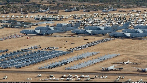 Tiêm kích F-16 Mỹ bị gió quăng, đập bẹp 1 chiếc F-16 khác ảnh 8