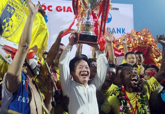 Chủ tịch FIFA S.Blatter chúc mừng Nhà vô địch V-League 2013 ảnh 1