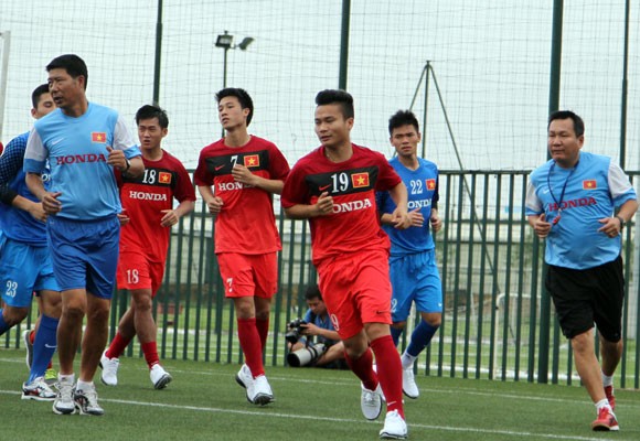 HLV Hoàng Văn Phúc không quan tâm đến tiền thưởng tại BTV Cup 2013 ảnh 1