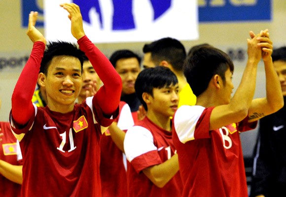 Việt Nam hạ đo ván Myanmar tại giải Futsal Đông Nam Á 2014 ảnh 1