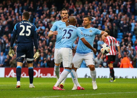 Man City 2-2 Sunderland: Ngôi vương xa dần ảnh 1