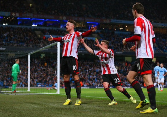 Man City 2-2 Sunderland: Ngôi vương xa dần ảnh 2