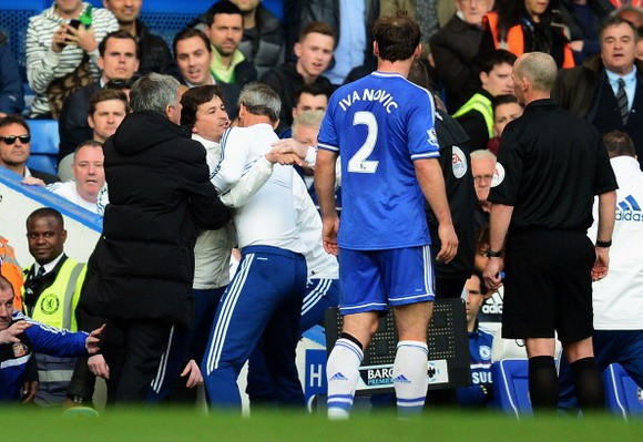 Bộ ba của Chelsea đối mặt án phạt từ FA ảnh 1