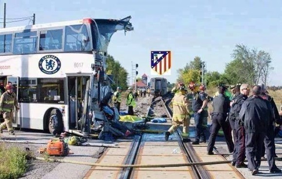 Ảnh chế: Tan tành xe buýt của Mourinho ảnh 3