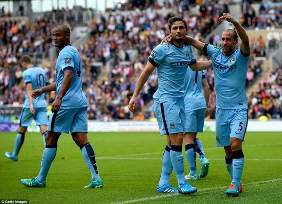 Lampard ghi bàn "như điên" ở Man City ảnh 3