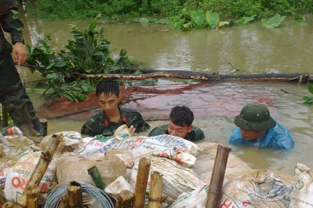 Mở đập Thanh Liệt cứu ngập ngoại thành Hà Nội ảnh 1