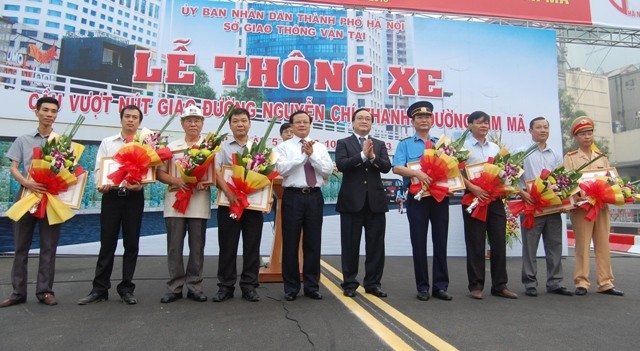 Thông xe cầu vượt đường Nguyễn Chí Thanh- Kim Mã ảnh 4