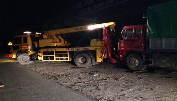 Truy đuổi hơn 20km bắt lái xe vi phạm, cố tình đâm vào tổ công tác ảnh 1