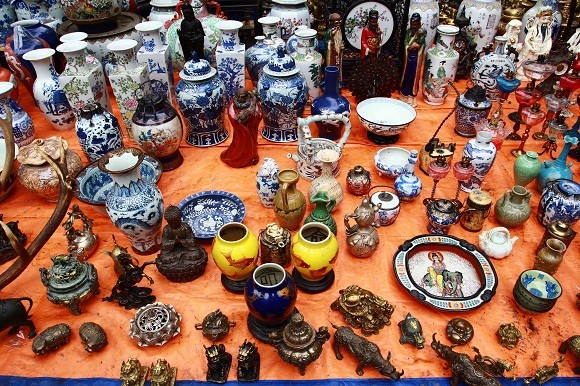 Săn hàng “độc” tại phiên chợ đồ cổ cuối năm ảnh 8