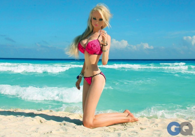 Cô gái có ngoại hình giống hệt búp bê Barbie là có thật ảnh 1