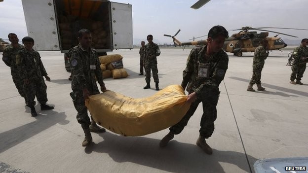 Sạt lở đất ở Afghanistan: Ngôi mộ tập thể ở làng Ab Barik ảnh 2