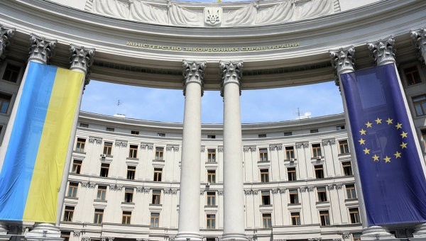 Luật sư Anh: Ukraine trì hoãn hợp tác với EU, "cái kết trả giá bằng máu" ảnh 1