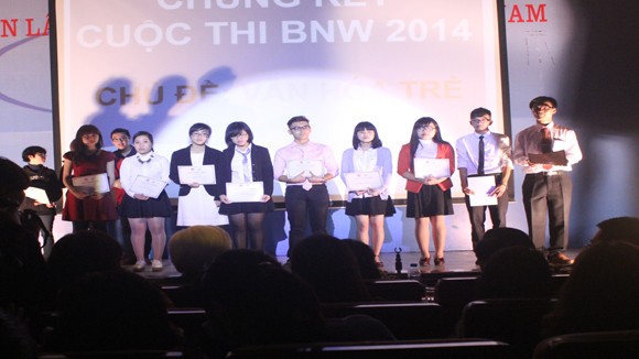 Nguyễn Thành Đạt: Quán quân cuộc thi tranh luận & hùng biện BNW 2014 ảnh 1