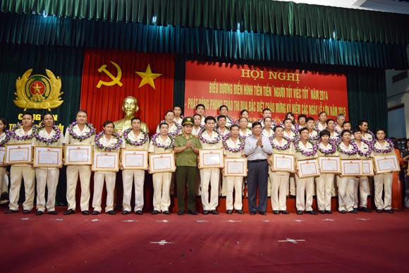 Những bông hoa đẹp của lực lượng công an Thủ đô ảnh 3