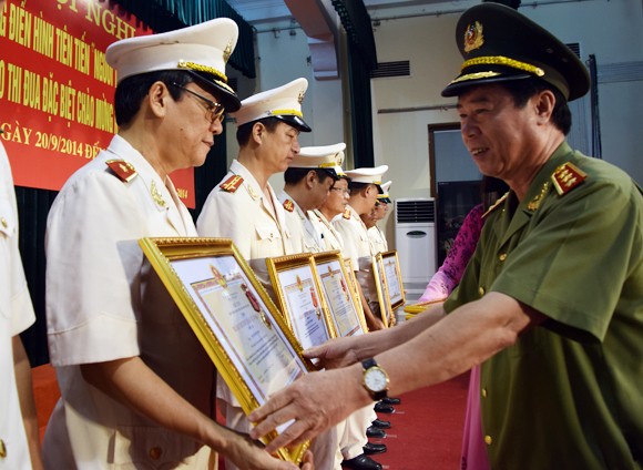 Những bông hoa đẹp của lực lượng công an Thủ đô ảnh 2