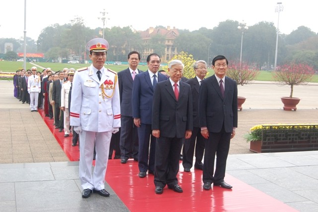 Lãnh đạo Đảng, Nhà nước, Chính phủ, Quốc hội viếng Chủ tịch Hồ Chí Minh ảnh 2